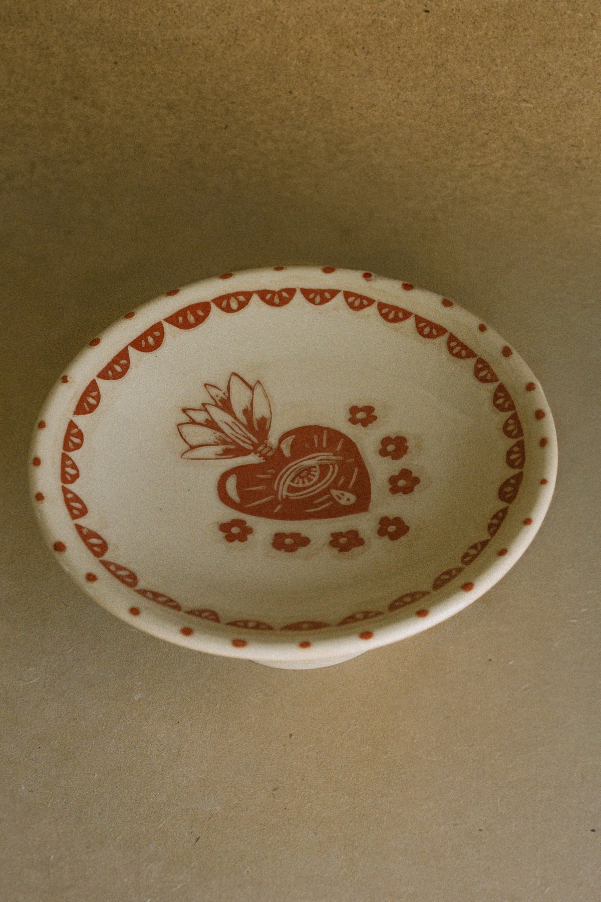 Throw Dish / Copalera — Heart Sgraffito Carving